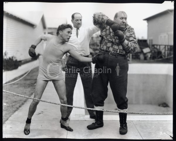 X95_chaplin_and_mack_swain_and_boxer_kid_mc_coy_big