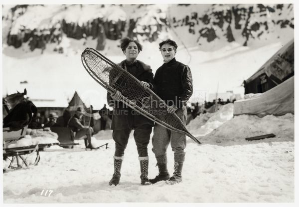 Sid Grauman et Charles Chaplin pendant le tournage de La Ruée vers l'or