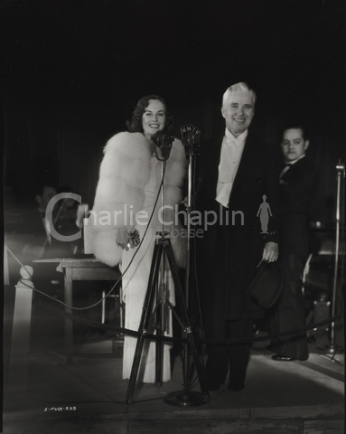 Paulette Goddard and Chaplin at the Hollywood premiere of Modern Times, 1936