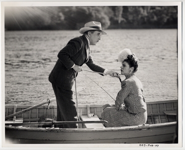 Monsieur_verdoux__pub_97_boat_scene_medium