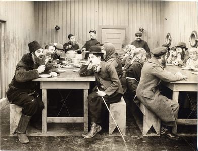 The_immigrant_lunch_on_boat_medium