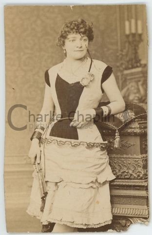 A young Hannah Chaplin in stage costume